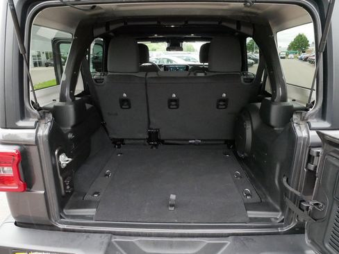 Used 2025 Jeep Wrangler Unlimited Sport AWD/4WD image 18