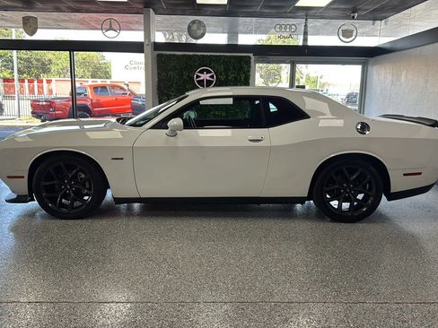 Used 2019 Dodge Challenger R/T w/ Driver Convenience Group RWD image 2