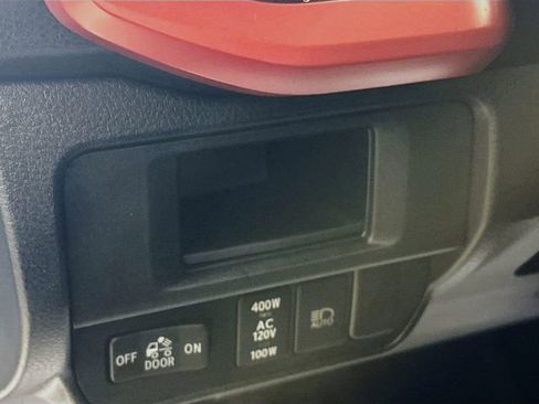 Used 2019 Toyota Tacoma TRD Sport image 12