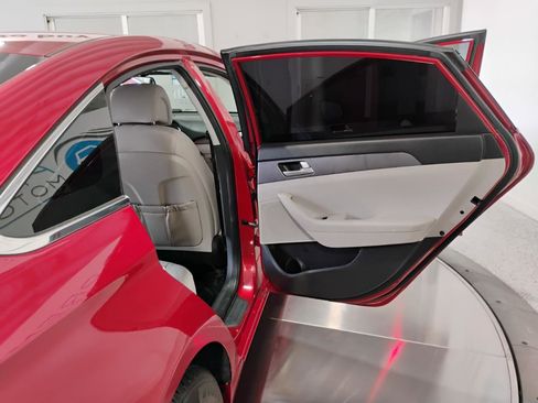 Used 2017 Hyundai Sonata SE image 32