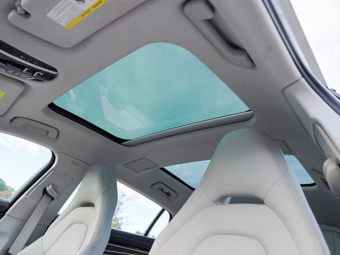 Used 2020 Porsche Panamera 4 Executive w/ Premium Package Plus image 31