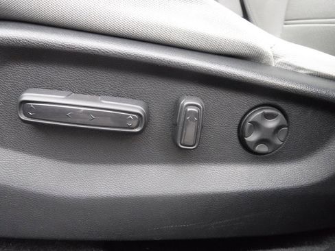 Used 2022 Honda CR-V EX image 16