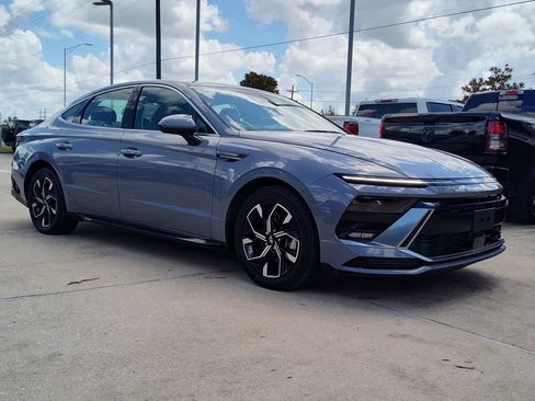Used 2025 Hyundai Sonata SEL FWD image 13