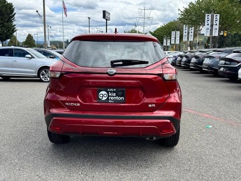 Used 2023 Nissan Kicks SR w/ SR Premium Package FWD image 10