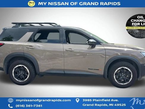 Used 2024 Nissan Pathfinder Rock Creek AWD/4WD image 8