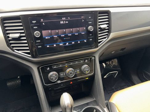 Used 2023 Volkswagen Atlas Cross Sport SE w/ Panoramic Sunroof Package FWD image 60