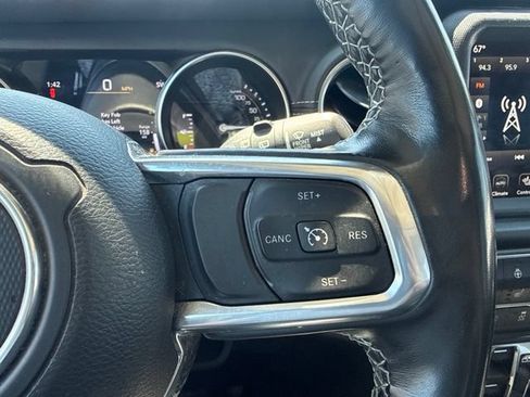 Used 2022 Jeep Wrangler Unlimited Sahara w/ Cold Weather Group AWD/4WD image 15