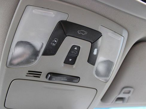 Used 2015 Toyota Sienna XLE Premium image 28