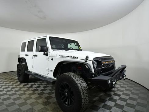 Used 2018 Jeep Wrangler Unlimited Sahara w/ Max Tow Package image 8