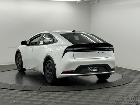New 2026 Toyota Prius SE image 10