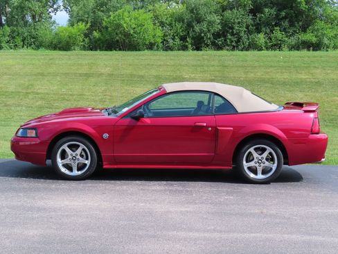Used 2004 Ford Mustang GT RWD image 30