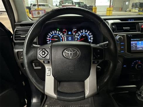 Used 2018 Toyota 4Runner SR5 image 33