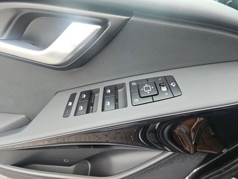 Certified 2024 Kia Niro EX Touring image 27