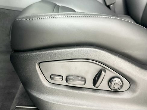 New 2025 Porsche Cayenne Coupe image 12