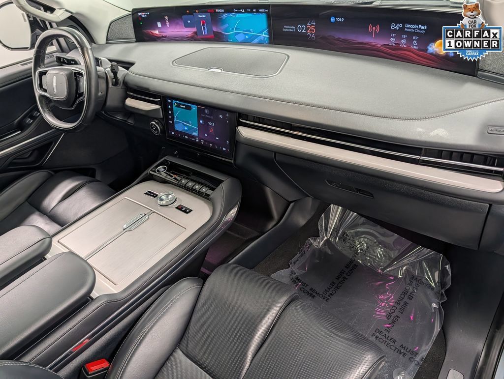 Used 2025 Lincoln Navigator Reserve AWD/4WD image 32