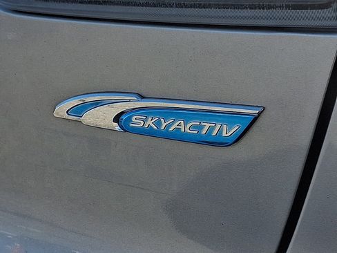 Used 2013 MAZDA MAZDA3 i Touring image 32