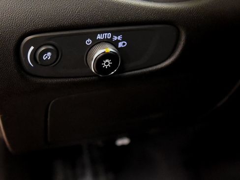 Used 2023 Chevrolet Malibu LT FWD image 17