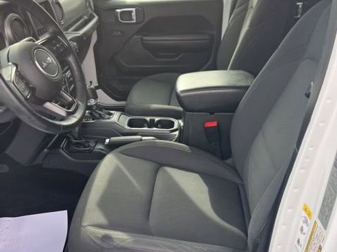 Used 2018 Jeep Wrangler Unlimited Sport S image 16