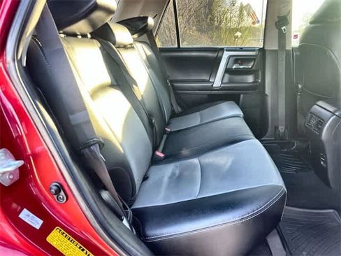 Used 2016 Toyota 4Runner SR5 Premium image 14