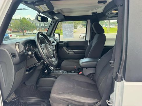 Used 2014 Jeep Wrangler Sport w/ Quick Order Package 24S AWD/4WD image 10