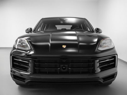 Certified 2026 Porsche Cayenne Coupe AWD/4WD image 8