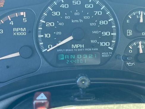 Used 2002 Chevrolet Silverado 2500 LT w/ Off-Road Skid Plate Pkg AWD/4WD image 7