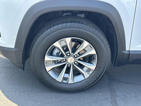 Used 2026 Chevrolet Equinox LT FWD image 30