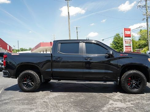 Used 2022 Chevrolet Silverado 1500 LT Trail Boss w/ LT Trail Boss Premium Package AWD/4WD image 2