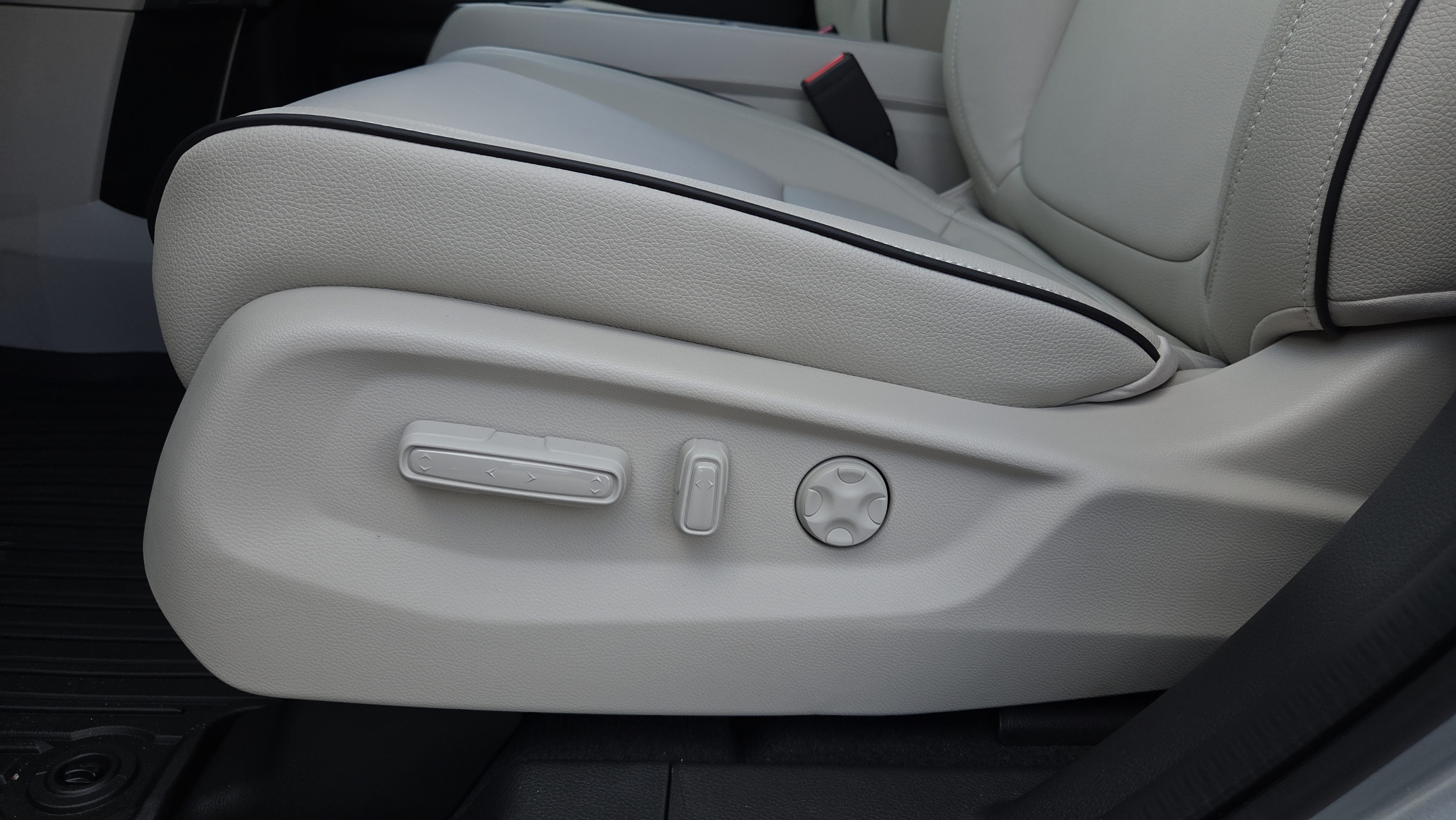 Used 2026 Honda Odyssey Touring image 10