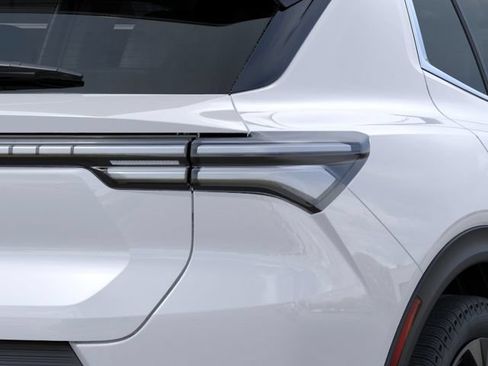 New 2026 Chevrolet Equinox EV LT w/ Convenience Package II AWD/4WD image 11