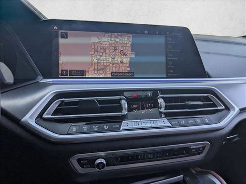 Used 2022 BMW X6 xDrive40i w/ Executive Package image 11