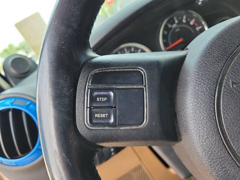 Used 2011 Jeep Wrangler Sahara AWD/4WD image 17