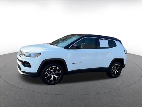 Used 2025 Jeep Compass Limited image 7