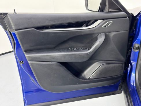 Used 2019 Maserati Levante image 41