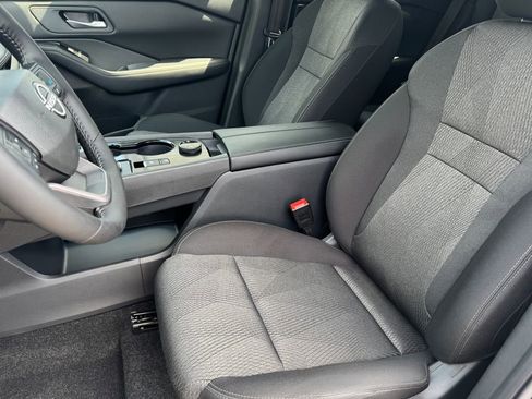 Certified 2026 Nissan Rogue SV AWD/4WD image 11