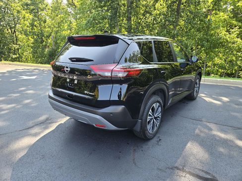Used 2023 Nissan Rogue SV AWD/4WD image 3