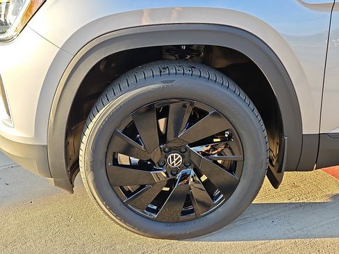 New 2026 Volkswagen Atlas SE image 5