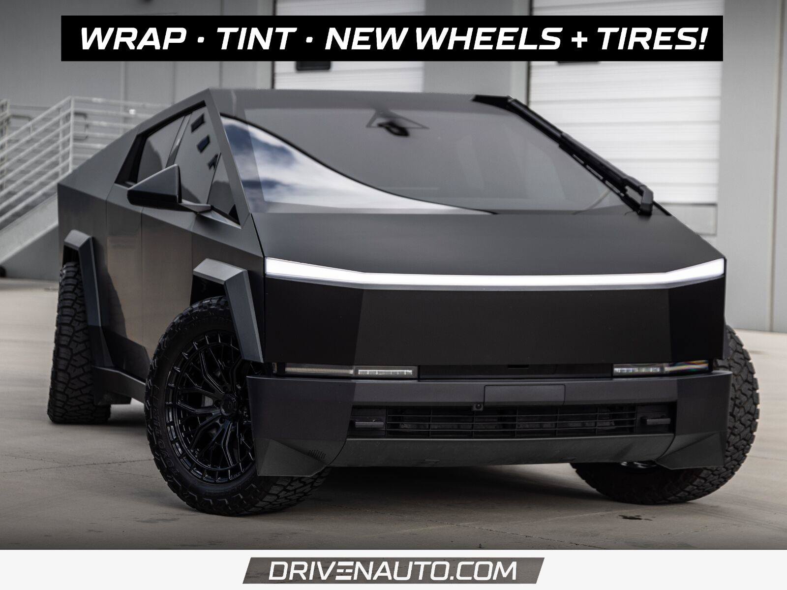 Used 2025 Tesla Cybertruck AWD Crew Cab image 1