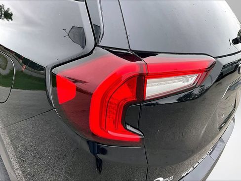 Used 2022 GMC Terrain AT4 w/ GMC Pro Grade Package AWD/4WD image 31