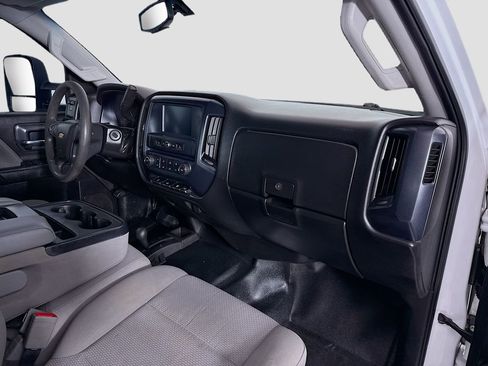 Used 2017 Chevrolet Silverado 3500 W/T AWD/4WD image 24