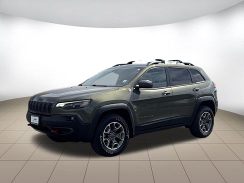 Used 2021 Jeep Cherokee Trailhawk w/ Technology Group AWD/4WD image 3