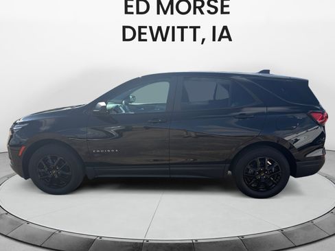 Used 2023 Chevrolet Equinox LS w/ LS Convenience Package AWD/4WD image 2