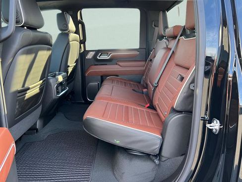 New 2025 GMC Sierra 3500 Denali Ultimate image 12