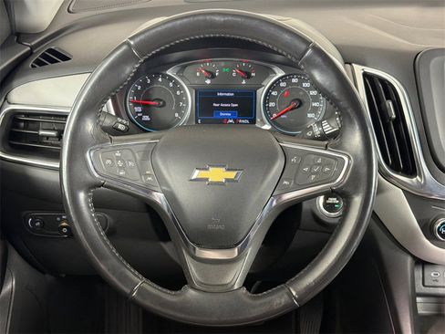 Used 2021 Chevrolet Equinox LT image 24
