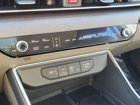 New 2026 Kia Carnival EX image 24