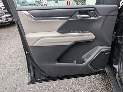 Used 2024 GMC Acadia Elevation image 23