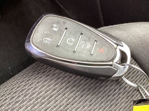 Used 2017 Chevrolet Cruze LT w/ Convenience Package image 27