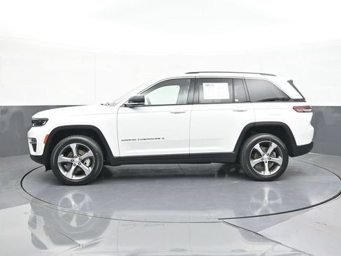 Used 2023 Jeep Grand Cherokee Limited AWD/4WD image 8
