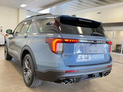 Used 2025 Ford Explorer ST AWD/4WD image 5