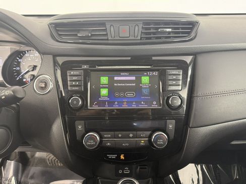 Used 2018 Nissan Rogue SL w/ Premium Package AWD/4WD image 18